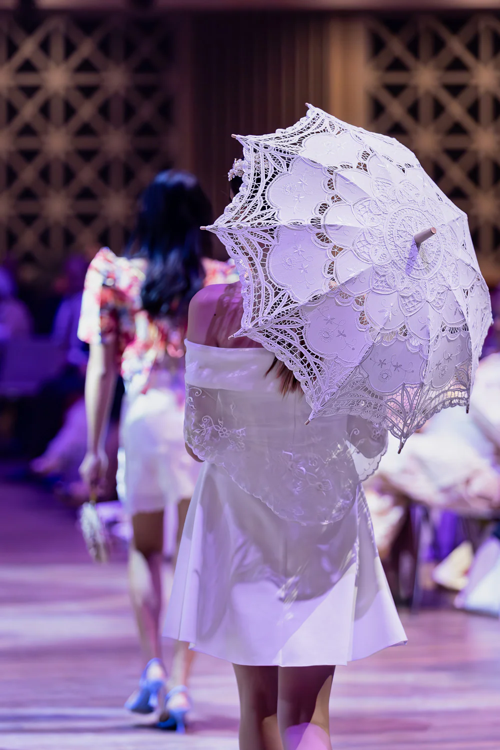 'Payong' Lace Parasol (Snow White) - Image 10