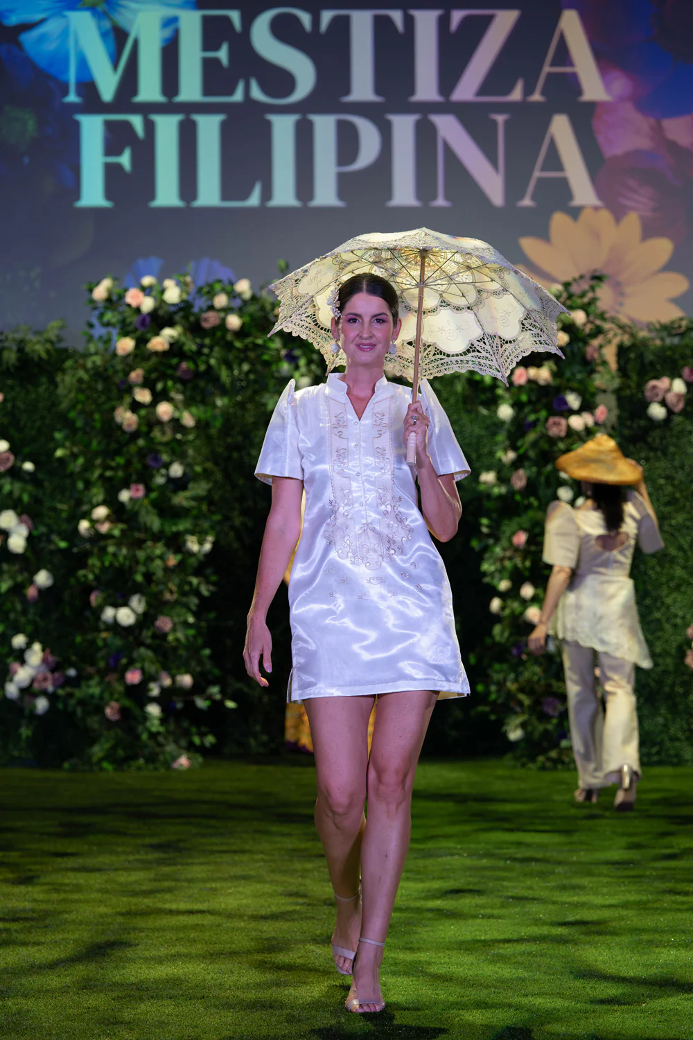 'Payong' Lace Parasol (Cream Beige) - Image 16